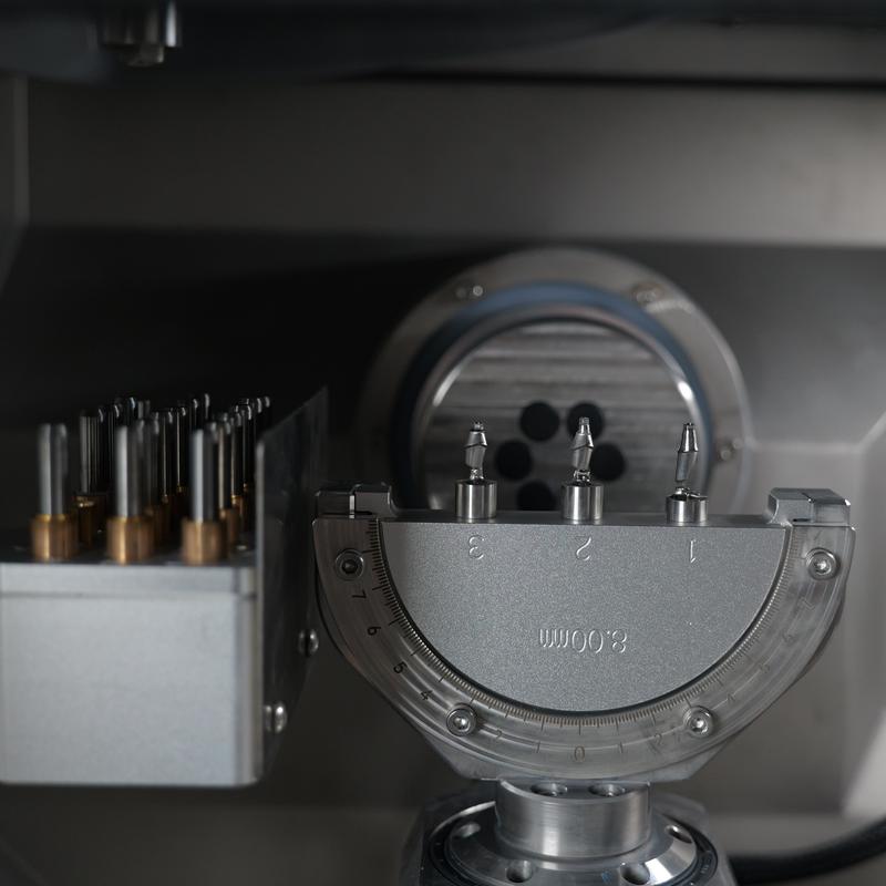 Yucera Dry & Wet 5-Axis Dental Milling Machine for Immediate Load Implants