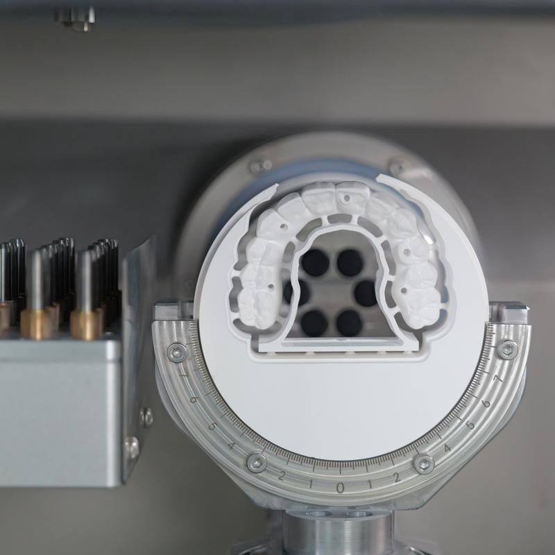 Yucera Vollständig digitales Trocken- und Nass-Dental-CAD/CAM-Frässystem mit Nass-/Trocken-Fräsmodi